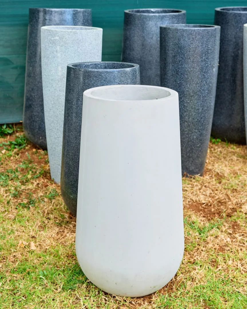 Nebraska Amper tall rounded concrete planters