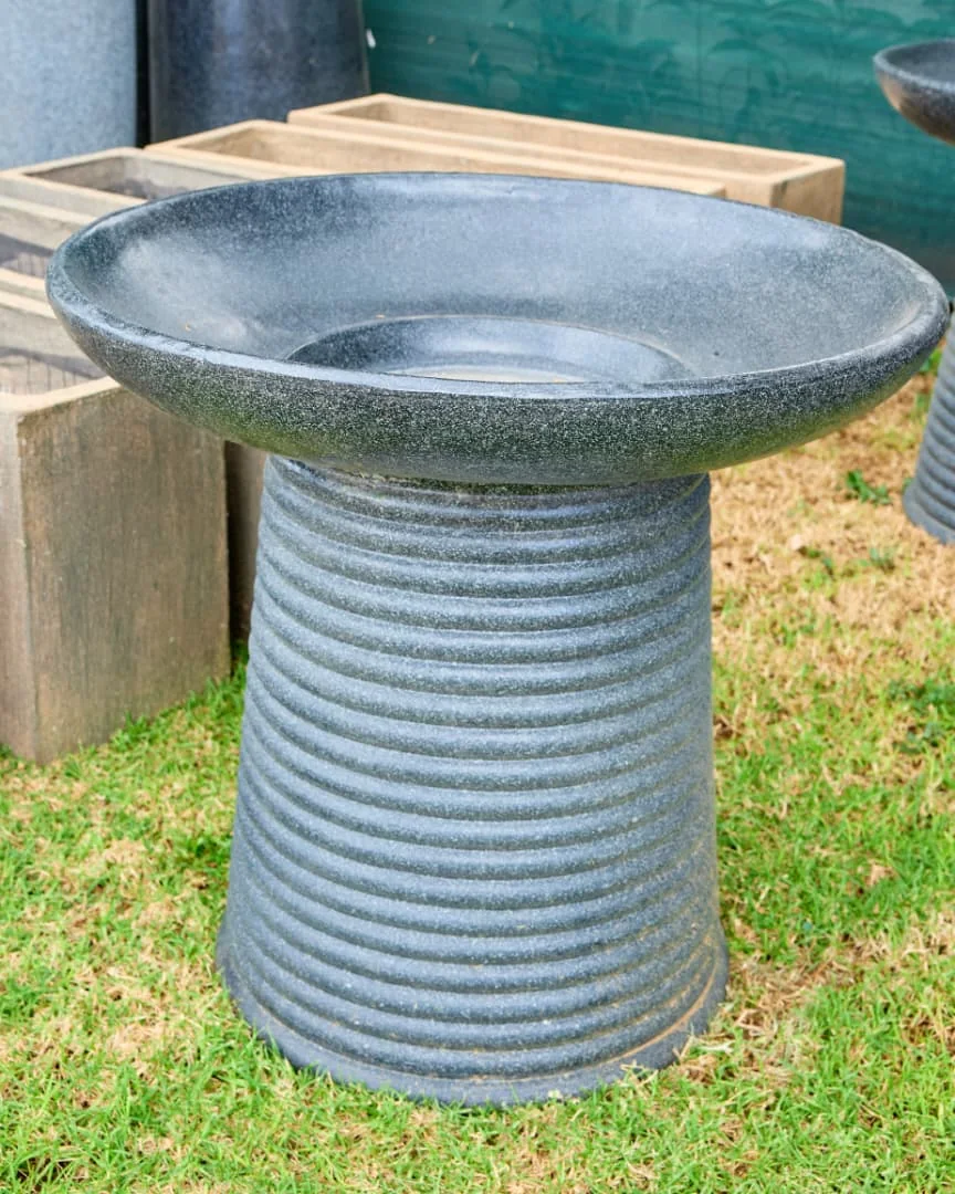 Pedestal water feature